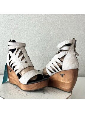 Lane Boots BECCA Womens White Leather Wedges Western Sandals Wooden Heel Size 5